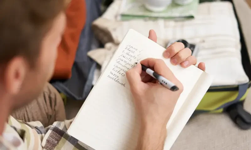 Complete Student Moving Checklist for Moving to London